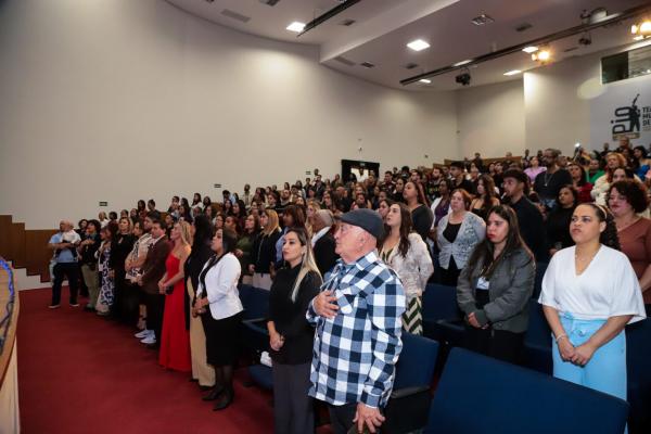 Prefeitura forma 230 alunos em cursos de capacitação profissional e fortalece oportunidades de geração de renda