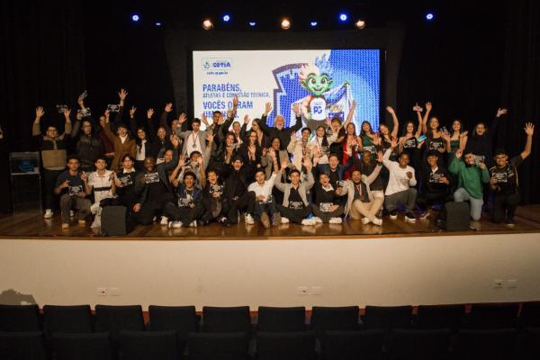 Prefeitura homenageia atletas de Cotia após campanha nos Jogos Regionais