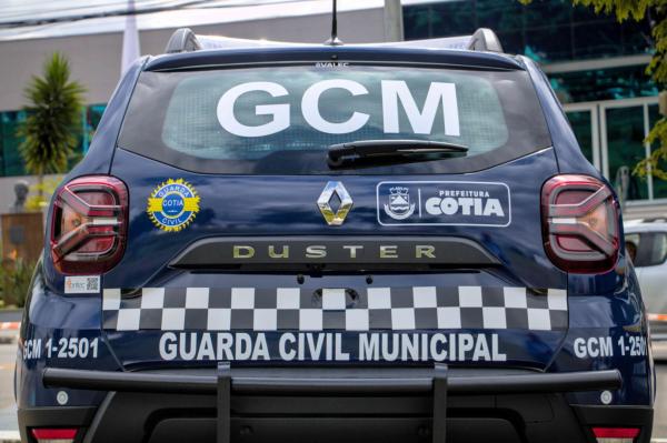 Ladrão de alianças e correntes de ouro é preso pela GCM após perseguição na Raposo Tavares