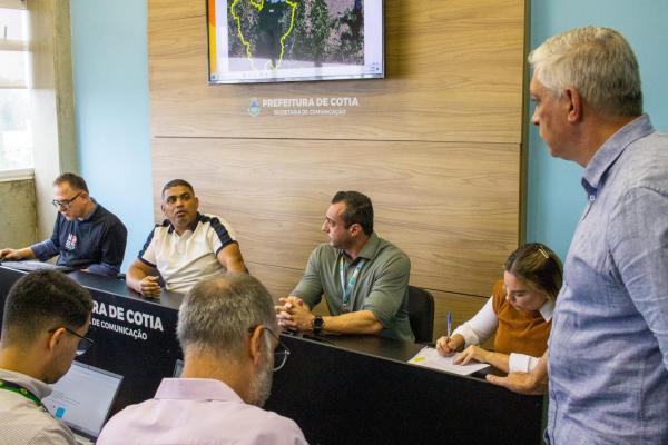 Prefeitura e Sabesp alinham ações para agilizar recuperação de ruas após obras da companhia