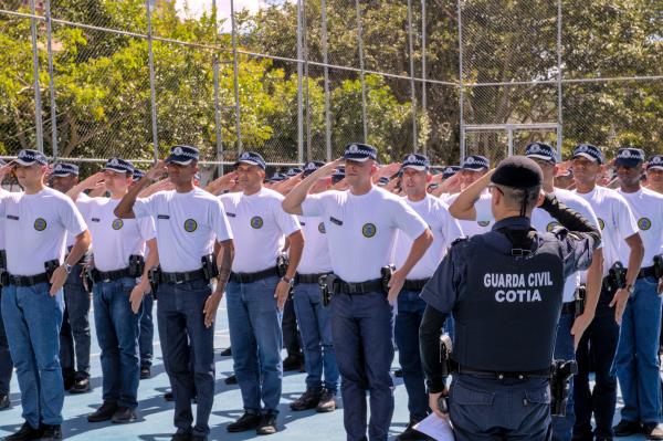 Segurança Pública de Cotia forma 75 novos Guardas Civis