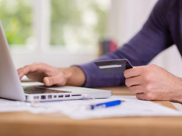 71% das vítimas de fraudes já deixaram de comprar em um site por desconfiar de sua reputação, aponta pesquisa CNDL/ SPC Brasil