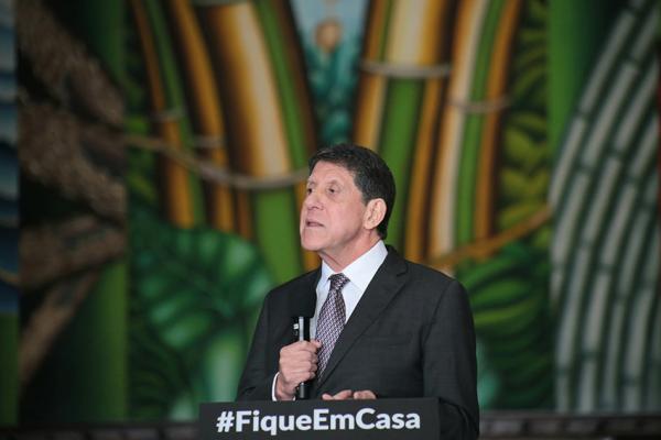 “Teremos problemas nos hospitais se população não se isolar