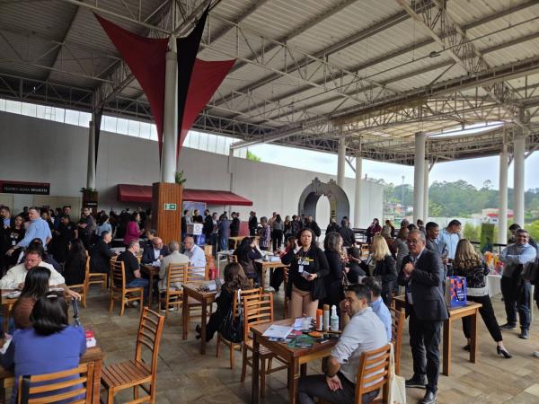 Cotia Impacta Negócios reúne mais de 200 participantes em encontro empresarial