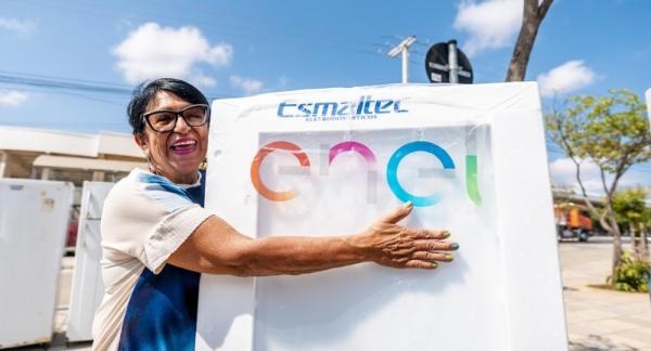 Parceria entre Enel e Prefeitura vai trocar geladeiras antigas de cotianos por novas