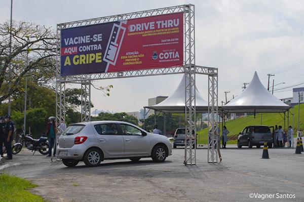 Quinta-feira (21) tem drive-thru de vacinação contra a gripe em Cotia