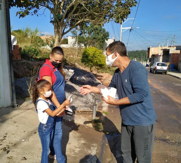 Prefeitura de Cotia inicia a distribuição de máscaras de tecido para a população