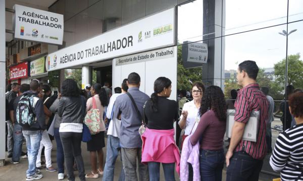 Mais de 12,5 milhões de brasileiros estão desempregados, aponta IBGE