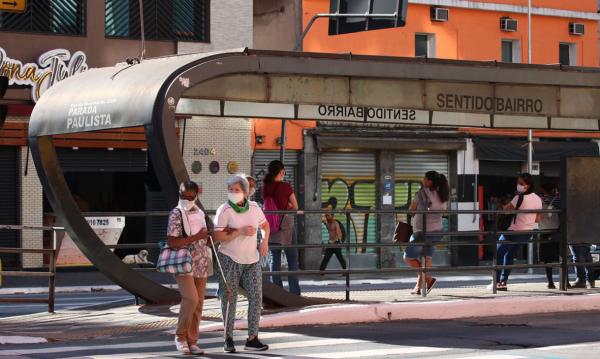 SP multou 16 empresas e 4 pessoas por regras de uso de máscaras
