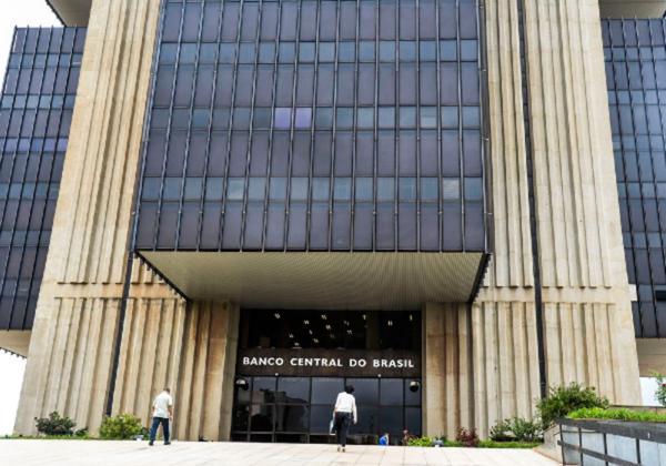 Banco Central anuncia criação da cédula de R$ 200 com imagem de lobo-guará