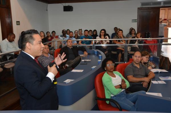 Servidores municipais de Cotia participaram de capacitação sobre Processos Licitatórios