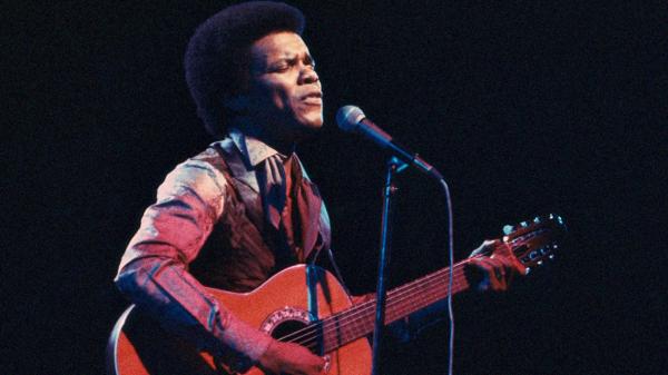 Johnny Nash, dono do hit ‘I Can See Clearly Now’, morre aos 80 anos