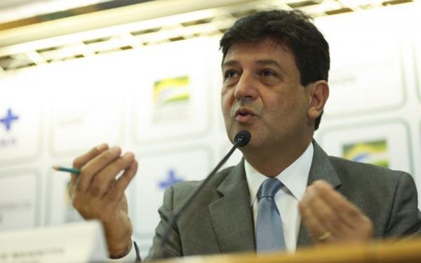 Ex-ministro Mandetta teme interferência de Bolsonaro na Anvisa
