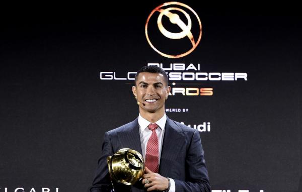 Cristiano Ronaldo é escolhido melhor jogador do século