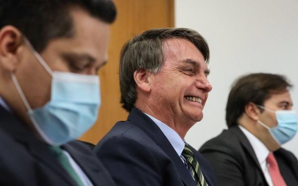 Oposição decide entrar com pedido de impeachment contra Bolsonaro por crise no AM