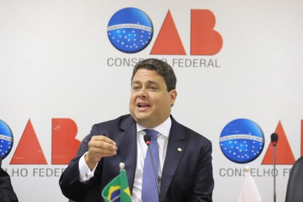 Juristas e artistas pedem reunião com presidente da OAB por impeachment de Bolsonaro