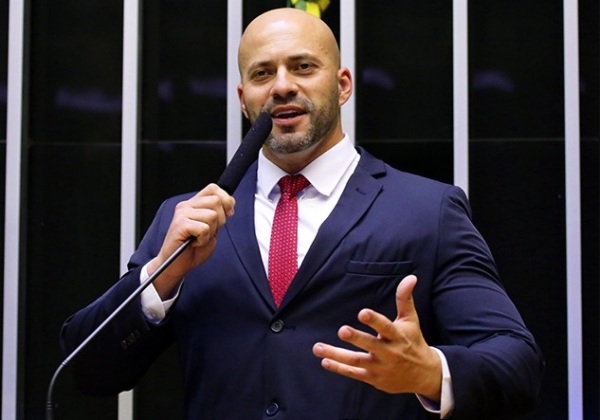 Vice-presidente do PSL pede expulsão de Daniel Silveira do partido