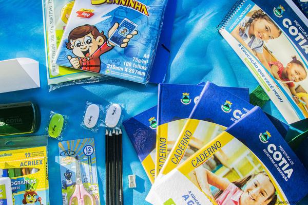 Estudantes da rede municipal receberão kit de material escolar no dia 24